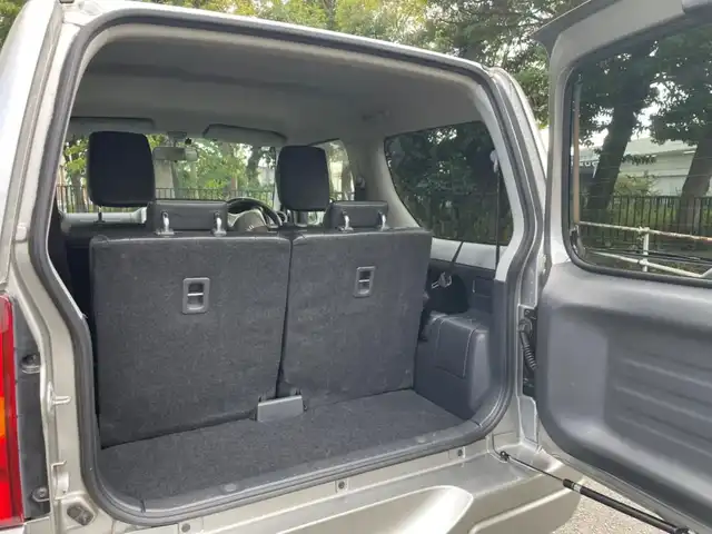 スズキ ジムニー ランドベンチャー 道央・札幌 2014(平26)年 8.7万km スチールシルバーM ワンオーナー/前席シートヒーター/純正メモリナビ/ワンセグTV/CD/純正１６インチアルミホイール/背面タイヤ/ハードカバー/キーレスキー/スペアキー１本/ETC/新車時保証書/取扱説明書