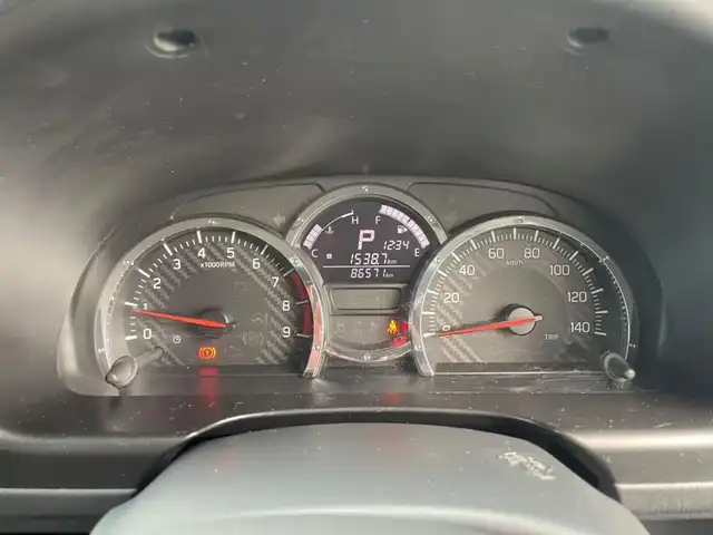 スズキ ジムニー ランドベンチャー 道央・札幌 2014(平26)年 8.7万km スチールシルバーM ワンオーナー/前席シートヒーター/純正メモリナビ/ワンセグTV/CD/純正１６インチアルミホイール/背面タイヤ/ハードカバー/キーレスキー/スペアキー１本/ETC/新車時保証書/取扱説明書