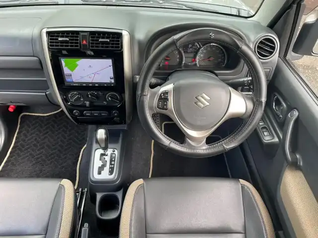 スズキ ジムニー ランドベンチャー 道央・札幌 2014(平26)年 8.7万km スチールシルバーM ワンオーナー/前席シートヒーター/純正メモリナビ/ワンセグTV/CD/純正１６インチアルミホイール/背面タイヤ/ハードカバー/キーレスキー/スペアキー１本/ETC/新車時保証書/取扱説明書