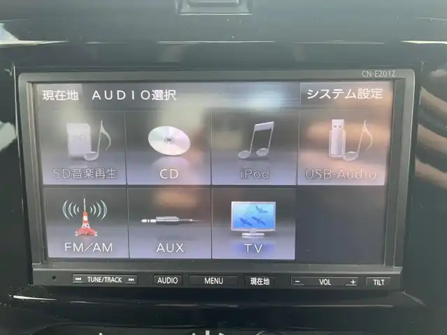 スズキ ジムニー ランドベンチャー 道央・札幌 2014(平26)年 8.7万km スチールシルバーM ワンオーナー/前席シートヒーター/純正メモリナビ/ワンセグTV/CD/純正１６インチアルミホイール/背面タイヤ/ハードカバー/キーレスキー/スペアキー１本/ETC/新車時保証書/取扱説明書