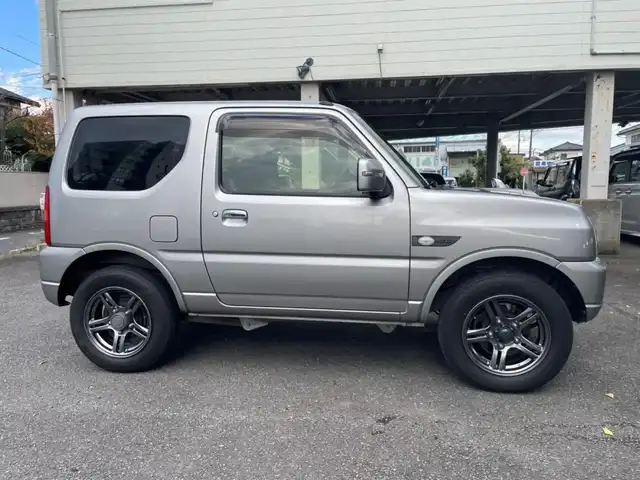 スズキ ジムニー ランドベンチャー 道央・札幌 2014(平26)年 8.7万km スチールシルバーM ワンオーナー/前席シートヒーター/純正メモリナビ/ワンセグTV/CD/純正１６インチアルミホイール/背面タイヤ/ハードカバー/キーレスキー/スペアキー１本/ETC/新車時保証書/取扱説明書