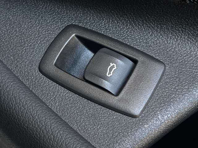 ＢＭＷ ５２３ｄ ツーリング Mスポーツ 福島県 2017(平29)年 7.1万km アルピンホワイトⅢ 黒革シート　全方位モニター　純正ナビ　バックカメラ　前後ドライブレコーダー　クルーズコントロール　パワーシート　シートヒーター　ステアリングスイッチ　革巻きステアリング　純正１９インチＡＷ　スペアキー