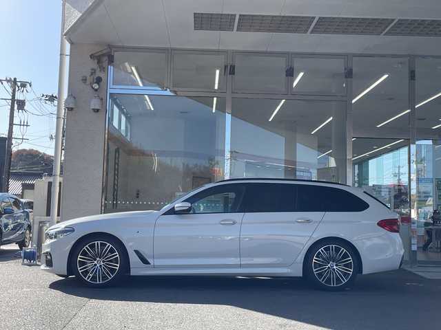 ＢＭＷ ５２３ｄ ツーリング Mスポーツ 福島県 2017(平29)年 7.1万km アルピンホワイトⅢ 黒革シート　全方位モニター　純正ナビ　バックカメラ　前後ドライブレコーダー　クルーズコントロール　パワーシート　シートヒーター　ステアリングスイッチ　革巻きステアリング　純正１９インチＡＷ　スペアキー