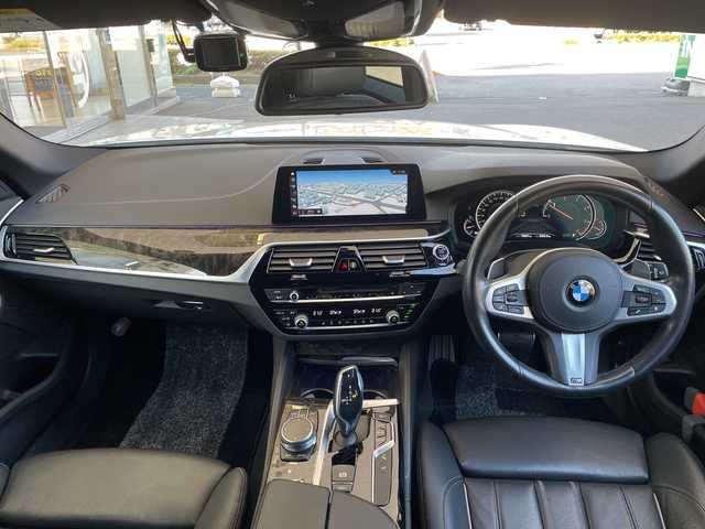 ＢＭＷ ５２３ｄ ツーリング Mスポーツ 福島県 2017(平29)年 7.1万km アルピンホワイトⅢ 黒革シート　全方位モニター　純正ナビ　バックカメラ　前後ドライブレコーダー　クルーズコントロール　パワーシート　シートヒーター　ステアリングスイッチ　革巻きステアリング　純正１９インチＡＷ　スペアキー