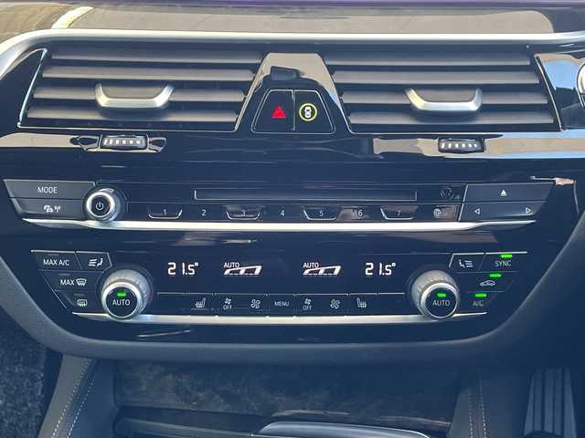 ＢＭＷ ５２３ｄ ツーリング Mスポーツ 福島県 2017(平29)年 7.1万km アルピンホワイトⅢ 黒革シート　全方位モニター　純正ナビ　バックカメラ　前後ドライブレコーダー　クルーズコントロール　パワーシート　シートヒーター　ステアリングスイッチ　革巻きステアリング　純正１９インチＡＷ　スペアキー