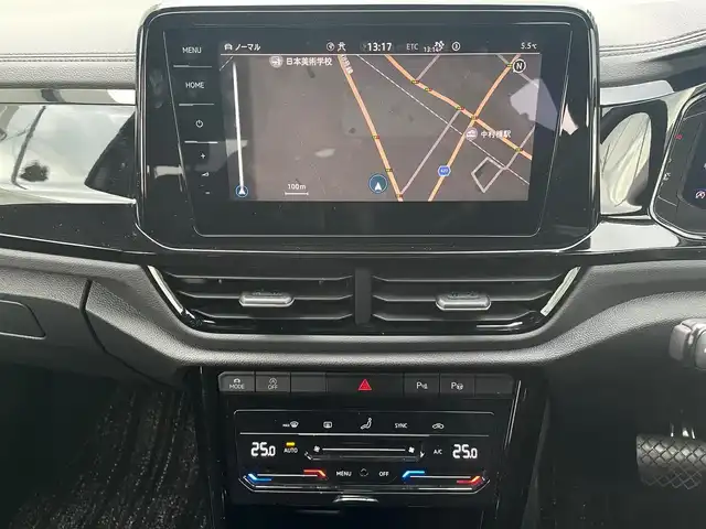 フォルクスワーゲン ＶＷ Ｔ－ロック TSI ブラックスタイル 東京都 2023(令5)年 1.5万km 青 2024年モデル/ワンオーナー/純正HDDナビ（AM・FM・BT・AppleCarPlay）/アダプティブクルーズコントロール/レーンキープアシストシステム/プリクラッシュブレーキシステム/ブラインドスポットアシスト/バックカメラ/横滑り防止装置/コーナーセンサー（前後）/オートライト/オートマチックハイビーム/ドライブレコーダー（前後）/パワーバックドア/純正18インチAW/純正LEDヘッドランプ/純正フロアマット/ブラックルーフレール/アイドリングストップ/ETC/保証書/取扱説明書/スペアキー有り（1本）