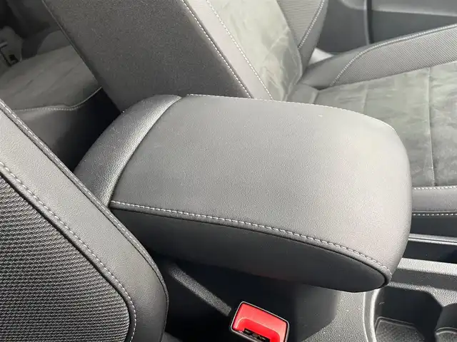 フォルクスワーゲン ＶＷ Ｔ－ロック TSI ブラックスタイル 東京都 2023(令5)年 1.5万km 青 2024年モデル/ワンオーナー/純正HDDナビ（AM・FM・BT・AppleCarPlay）/アダプティブクルーズコントロール/レーンキープアシストシステム/プリクラッシュブレーキシステム/ブラインドスポットアシスト/バックカメラ/横滑り防止装置/コーナーセンサー（前後）/オートライト/オートマチックハイビーム/ドライブレコーダー（前後）/パワーバックドア/純正18インチAW/純正LEDヘッドランプ/純正フロアマット/ブラックルーフレール/アイドリングストップ/ETC/保証書/取扱説明書/スペアキー有り（1本）