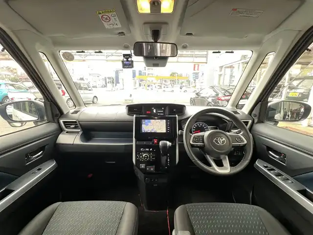 トヨタ ルーミー カスタムG－T 鹿児島県 2022(令4)年 5.5万km パールホワイトⅢ ワンオーナー/純正メモリナビ「NSZT-W68T」/　・DVD・SD・Bluetooth・フルセグTV/パノラミックビューモニター/ビルトインETC/社外前後ドラレコ「コムテック DC-DR652」/純正置くだけ充電/両側パワースライドドア（ウェルカムスイッチあり）/スマートアシスト/　・衝突回避支援ブレーキ/　・車線逸脱警報/　・アダプティブドライビングビーム/　・アダプティブクルーズコントロール/　・コーナーセンサー/純正LEDヘッドライト/純正LEDフォグランプ/オートライト/革巻きステアリング/ステアリングスイッチ/コンフォートパッケージ/　・前席シートヒーター/　・シートバックテーブル/リアサンシェード/純正15インチアルミホイール/電動オート格納ウインカー付ドアミラー/純正フロアマット/純正ドアバイザー/取扱説明書、新車保証書/スペアスマートキーX1本