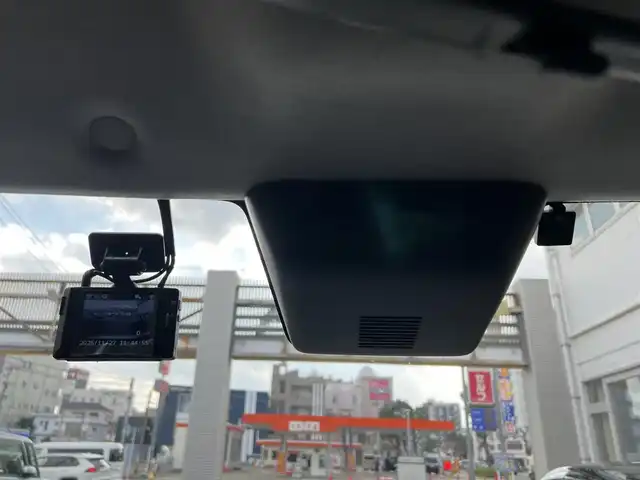 トヨタ ルーミー カスタムG－T 鹿児島県 2022(令4)年 5.5万km パールホワイトⅢ ワンオーナー/純正メモリナビ「NSZT-W68T」/　・DVD・SD・Bluetooth・フルセグTV/パノラミックビューモニター/ビルトインETC/社外前後ドラレコ「コムテック DC-DR652」/純正置くだけ充電/両側パワースライドドア（ウェルカムスイッチあり）/スマートアシスト/　・衝突回避支援ブレーキ/　・車線逸脱警報/　・アダプティブドライビングビーム/　・アダプティブクルーズコントロール/　・コーナーセンサー/純正LEDヘッドライト/純正LEDフォグランプ/オートライト/革巻きステアリング/ステアリングスイッチ/コンフォートパッケージ/　・前席シートヒーター/　・シートバックテーブル/リアサンシェード/純正15インチアルミホイール/電動オート格納ウインカー付ドアミラー/純正フロアマット/純正ドアバイザー/取扱説明書、新車保証書/スペアスマートキーX1本