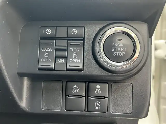 トヨタ ルーミー カスタムG－T 鹿児島県 2022(令4)年 5.5万km パールホワイトⅢ ワンオーナー/純正メモリナビ「NSZT-W68T」/　・DVD・SD・Bluetooth・フルセグTV/パノラミックビューモニター/ビルトインETC/社外前後ドラレコ「コムテック DC-DR652」/純正置くだけ充電/両側パワースライドドア（ウェルカムスイッチあり）/スマートアシスト/　・衝突回避支援ブレーキ/　・車線逸脱警報/　・アダプティブドライビングビーム/　・アダプティブクルーズコントロール/　・コーナーセンサー/純正LEDヘッドライト/純正LEDフォグランプ/オートライト/革巻きステアリング/ステアリングスイッチ/コンフォートパッケージ/　・前席シートヒーター/　・シートバックテーブル/リアサンシェード/純正15インチアルミホイール/電動オート格納ウインカー付ドアミラー/純正フロアマット/純正ドアバイザー/取扱説明書、新車保証書/スペアスマートキーX1本