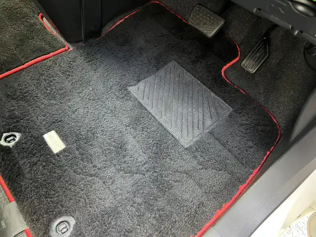 トヨタ ルーミー カスタムG－T 鹿児島県 2022(令4)年 5.5万km パールホワイトⅢ ワンオーナー/純正メモリナビ「NSZT-W68T」/　・DVD・SD・Bluetooth・フルセグTV/パノラミックビューモニター/ビルトインETC/社外前後ドラレコ「コムテック DC-DR652」/純正置くだけ充電/両側パワースライドドア（ウェルカムスイッチあり）/スマートアシスト/　・衝突回避支援ブレーキ/　・車線逸脱警報/　・アダプティブドライビングビーム/　・アダプティブクルーズコントロール/　・コーナーセンサー/純正LEDヘッドライト/純正LEDフォグランプ/オートライト/革巻きステアリング/ステアリングスイッチ/コンフォートパッケージ/　・前席シートヒーター/　・シートバックテーブル/リアサンシェード/純正15インチアルミホイール/電動オート格納ウインカー付ドアミラー/純正フロアマット/純正ドアバイザー/取扱説明書、新車保証書/スペアスマートキーX1本