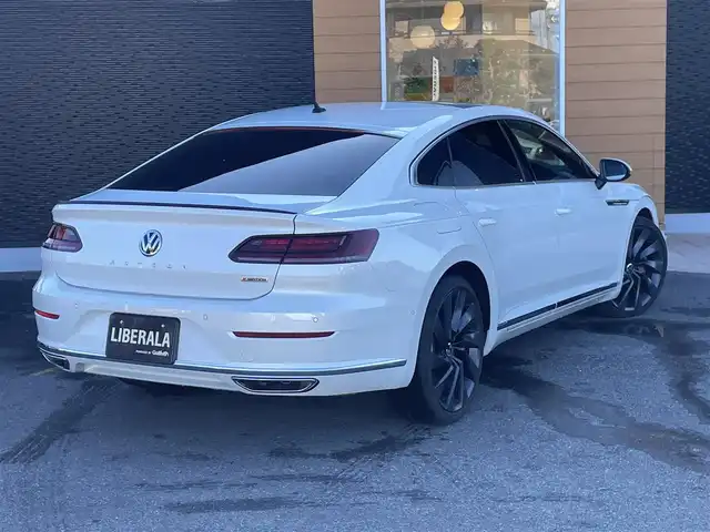 フォルクスワーゲン アルテオン TSI 4モーション Rラインアドバンス 栃木県 2018(平30)年 2.8万km オリックスホワイトパールエフェクト ヘッドアップディスプレイ/サンルーフ/黒革シート/パワーシート/シートヒーター/運転席マッサージ/ACC/フロントアシスト/レーンキープアシスト/ブラインドスポット/LEDヘッドライト/オートライト/パワーテールゲート/クリアランスソナー