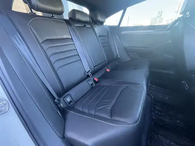 フォルクスワーゲン アルテオン TSI 4モーション Rラインアドバンス 栃木県 2018(平30)年 2.8万km オリックスホワイトパールエフェクト ヘッドアップディスプレイ/サンルーフ/黒革シート/パワーシート/シートヒーター/運転席マッサージ/ACC/フロントアシスト/レーンキープアシスト/ブラインドスポット/LEDヘッドライト/オートライト/パワーテールゲート/クリアランスソナー