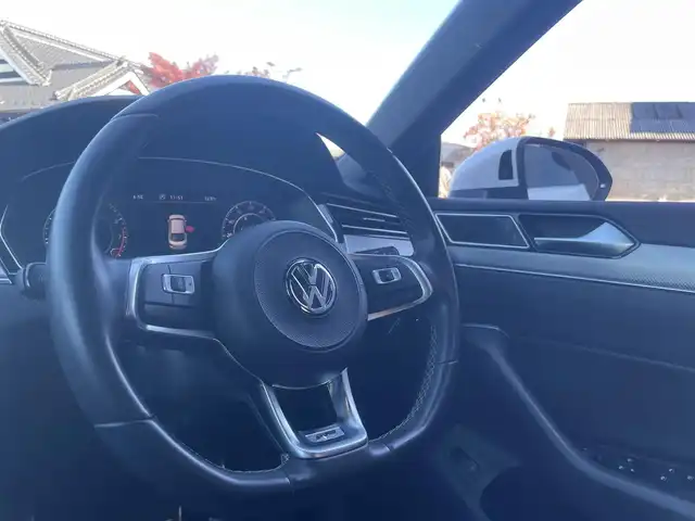 フォルクスワーゲン アルテオン TSI 4モーション Rラインアドバンス 栃木県 2018(平30)年 2.8万km オリックスホワイトパールエフェクト ヘッドアップディスプレイ/サンルーフ/黒革シート/パワーシート/シートヒーター/運転席マッサージ/ACC/フロントアシスト/レーンキープアシスト/ブラインドスポット/LEDヘッドライト/オートライト/パワーテールゲート/クリアランスソナー