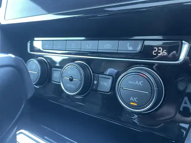 フォルクスワーゲン アルテオン TSI 4モーション Rラインアドバンス 栃木県 2018(平30)年 2.8万km オリックスホワイトパールエフェクト ヘッドアップディスプレイ/サンルーフ/黒革シート/パワーシート/シートヒーター/運転席マッサージ/ACC/フロントアシスト/レーンキープアシスト/ブラインドスポット/LEDヘッドライト/オートライト/パワーテールゲート/クリアランスソナー