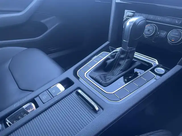 フォルクスワーゲン アルテオン TSI 4モーション Rラインアドバンス 栃木県 2018(平30)年 2.8万km オリックスホワイトパールエフェクト ヘッドアップディスプレイ/サンルーフ/黒革シート/パワーシート/シートヒーター/運転席マッサージ/ACC/フロントアシスト/レーンキープアシスト/ブラインドスポット/LEDヘッドライト/オートライト/パワーテールゲート/クリアランスソナー