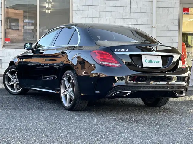 メルセデス・ベンツ Ｃ２２０ｄ 福岡県 2016(平28)年 7.7万km オブシディアンブラック 純正8.4インチHDDナビ/ (AM/FM/Bluetooth/CD/DVD/フルセグTV)/バックカメラ/走行安全システム/・PRE-SAFEブレーキ/・レーンキープアシスト/・アテンションアシスト/・クルーズコントロール/・オートライト/・クリアランスソナー/・コーナーセンサー/・ブラインドスポットアシスト/横滑り防止/ブレーキホールド/アイドリングストップ/純正18インチAW/前後ドライブレコーダーYupiteru【SN-TW90di】/ETC/革巻きステアリング/ステアリングスイッチ/パドルシフト/黒レザーシート/シートポジションメモリースイッチ/パワーシート(D/N席)/シートヒーター(D/N席)/トランクリッド/USB充電ソケット/電格ウィンカーミラー/プッシュスタート/純正フロアマット/スペアキー×1/保証書/取扱説明書