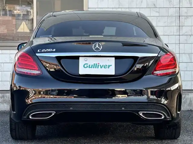メルセデス・ベンツ Ｃ２２０ｄ 福岡県 2016(平28)年 7.7万km オブシディアンブラック 純正8.4インチHDDナビ/ (AM/FM/Bluetooth/CD/DVD/フルセグTV)/バックカメラ/走行安全システム/・PRE-SAFEブレーキ/・レーンキープアシスト/・アテンションアシスト/・クルーズコントロール/・オートライト/・クリアランスソナー/・コーナーセンサー/・ブラインドスポットアシスト/横滑り防止/ブレーキホールド/アイドリングストップ/純正18インチAW/前後ドライブレコーダーYupiteru【SN-TW90di】/ETC/革巻きステアリング/ステアリングスイッチ/パドルシフト/黒レザーシート/シートポジションメモリースイッチ/パワーシート(D/N席)/シートヒーター(D/N席)/トランクリッド/USB充電ソケット/電格ウィンカーミラー/プッシュスタート/純正フロアマット/スペアキー×1/保証書/取扱説明書