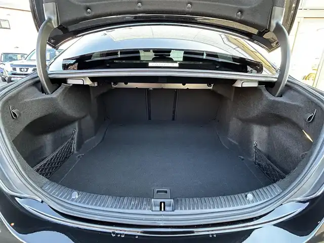 メルセデス・ベンツ Ｃ２２０ｄ 福岡県 2016(平28)年 7.7万km オブシディアンブラック 純正8.4インチHDDナビ/ (AM/FM/Bluetooth/CD/DVD/フルセグTV)/バックカメラ/走行安全システム/・PRE-SAFEブレーキ/・レーンキープアシスト/・アテンションアシスト/・クルーズコントロール/・オートライト/・クリアランスソナー/・コーナーセンサー/・ブラインドスポットアシスト/横滑り防止/ブレーキホールド/アイドリングストップ/純正18インチAW/前後ドライブレコーダーYupiteru【SN-TW90di】/ETC/革巻きステアリング/ステアリングスイッチ/パドルシフト/黒レザーシート/シートポジションメモリースイッチ/パワーシート(D/N席)/シートヒーター(D/N席)/トランクリッド/USB充電ソケット/電格ウィンカーミラー/プッシュスタート/純正フロアマット/スペアキー×1/保証書/取扱説明書