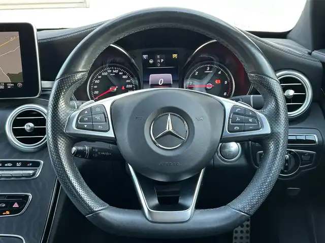 メルセデス・ベンツ Ｃ２２０ｄ 福岡県 2016(平28)年 7.7万km オブシディアンブラック 純正8.4インチHDDナビ/ (AM/FM/Bluetooth/CD/DVD/フルセグTV)/バックカメラ/走行安全システム/・PRE-SAFEブレーキ/・レーンキープアシスト/・アテンションアシスト/・クルーズコントロール/・オートライト/・クリアランスソナー/・コーナーセンサー/・ブラインドスポットアシスト/横滑り防止/ブレーキホールド/アイドリングストップ/純正18インチAW/前後ドライブレコーダーYupiteru【SN-TW90di】/ETC/革巻きステアリング/ステアリングスイッチ/パドルシフト/黒レザーシート/シートポジションメモリースイッチ/パワーシート(D/N席)/シートヒーター(D/N席)/トランクリッド/USB充電ソケット/電格ウィンカーミラー/プッシュスタート/純正フロアマット/スペアキー×1/保証書/取扱説明書
