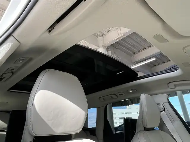 ボルボ ボルボ ＸＣ６０ アルティメット B5 AWD 山形県 2023(令5)年 1.7万km クリスタルホワイトP パノラマサンルーフ/アダプティブクルーズコントロール/純正9インチディスプレイナビ/・Bluetooth/AppleCarPlay/AndroidAuto/・Google Playアプリ/パイロットアシスト/ステアリングアシスト付ブラインドスポット/衝突回避・被害軽減ブレーキ/フルアクティブハイビーム(LEDヘッドライト)/レインセンサー/パワーバックドア/フットオープナー/シートヒーター/エアシート/ステアリングヒーター/エアサスペンション/前後ドライブレコーダー/harman/kardonプレミアムサウンド/ヘッドアップディスプレイ