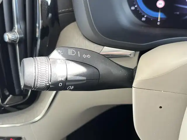 ボルボ ボルボ ＸＣ６０ アルティメット B5 AWD 山形県 2023(令5)年 1.7万km クリスタルホワイトP パノラマサンルーフ/アダプティブクルーズコントロール/純正9インチディスプレイナビ/・Bluetooth/AppleCarPlay/AndroidAuto/・Google Playアプリ/パイロットアシスト/ステアリングアシスト付ブラインドスポット/衝突回避・被害軽減ブレーキ/フルアクティブハイビーム(LEDヘッドライト)/レインセンサー/パワーバックドア/フットオープナー/シートヒーター/エアシート/ステアリングヒーター/エアサスペンション/前後ドライブレコーダー/harman/kardonプレミアムサウンド/ヘッドアップディスプレイ