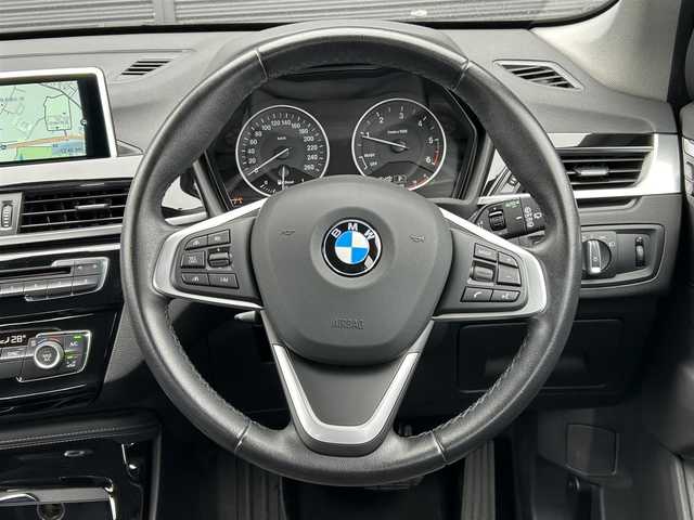 ＢＭＷ Ｘ１ xDrive 18d xライン 茨城県 2017(平29)年 5.2万km アルピンホワイトⅢ アドバンスドアクティブＳＦＴ　/ＡＣＣ　/ＨＵＤ　/インテリジェントＳＦＴ　/ＬＤＷ　/Ｂカメラ　/ＰＤＣ　/半革　/ナビ　/ＢＴ　/ＵＳＢ　/ＤＶＤ　/ＬＥＤ　/アンビエントライト　/ＰＷテールゲート　/ＥＴＣ　/ドラレコ　/禁煙車