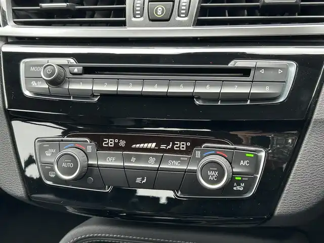 ＢＭＷ Ｘ１ xDrive 18d xライン 茨城県 2017(平29)年 5.2万km アルピンホワイトⅢ アドバンスドアクティブＳＦＴ　/ＡＣＣ　/ＨＵＤ　/インテリジェントＳＦＴ　/ＬＤＷ　/Ｂカメラ　/ＰＤＣ　/半革　/ナビ　/ＢＴ　/ＵＳＢ　/ＤＶＤ　/ＬＥＤ　/アンビエントライト　/ＰＷテールゲート　/ＥＴＣ　/ドラレコ　/禁煙車
