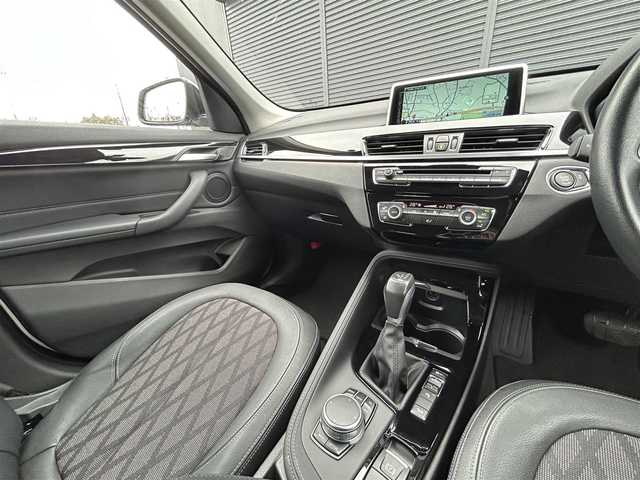 ＢＭＷ Ｘ１ xDrive 18d xライン 茨城県 2017(平29)年 5.2万km アルピンホワイトⅢ アドバンスドアクティブＳＦＴ　/ＡＣＣ　/ＨＵＤ　/インテリジェントＳＦＴ　/ＬＤＷ　/Ｂカメラ　/ＰＤＣ　/半革　/ナビ　/ＢＴ　/ＵＳＢ　/ＤＶＤ　/ＬＥＤ　/アンビエントライト　/ＰＷテールゲート　/ＥＴＣ　/ドラレコ　/禁煙車