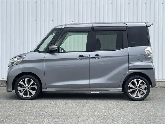 日産 デイズ ルークス HWS X Vセレクション 福岡県 2016(平28)年 4.7万km チタニウムグレーメタリック 純正ナビ（ＭＭ３１６Ｄ－Ｗ）　アラウンドビューモニター　エマージェンシーブレーキ　両側パワースライドドア　ＨＩＤヘッドライト　スマートキー　プッシュスタート　フルセグテレビ　ＣＤ／ＤＶＤ再生　純正ＡＷ