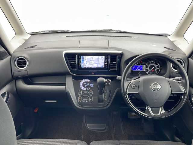 日産 デイズ ルークス HWS X Vセレクション 千葉県 2016(平28)年 4.7万km チタニウムグレーメタリック 純正ナビ/　CD/DVD/Bluetooth/フルセグTV/衝突軽減ブレーキ/全方位カメラ/両側パワスラ/HIDライト/フォグランプ/前方ドラレコ/シートバックテーブル/ロールサンシェード/リアサーキュレーター/電動格納ミラー/フロアマット/ドアバイザー