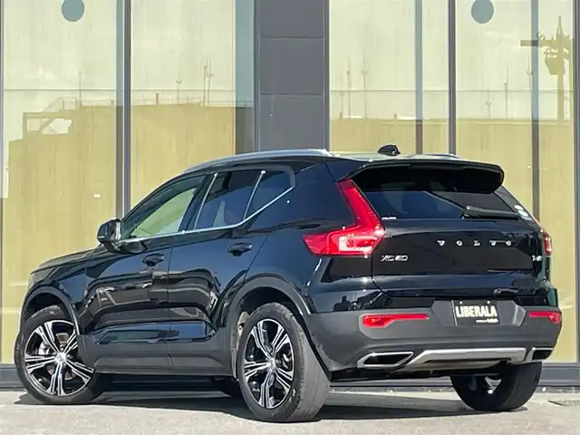 ボルボ ＸＣ４０ T4 AWD インスクリプション 石川県 2020(令2)年 5.2万km オニキスブラックP 純正メモリナビ/（フルセグ/Bluetooth）/衝突回避/自動駐車/全方位カメラ/クリアランスソナー/クルーズコントロール/パワーバックドア/パノラマガラスルーフ/プレミアムサウンド/レッドレザー/シートヒーター/パワーシート/LEDヘッドライト/純正AW