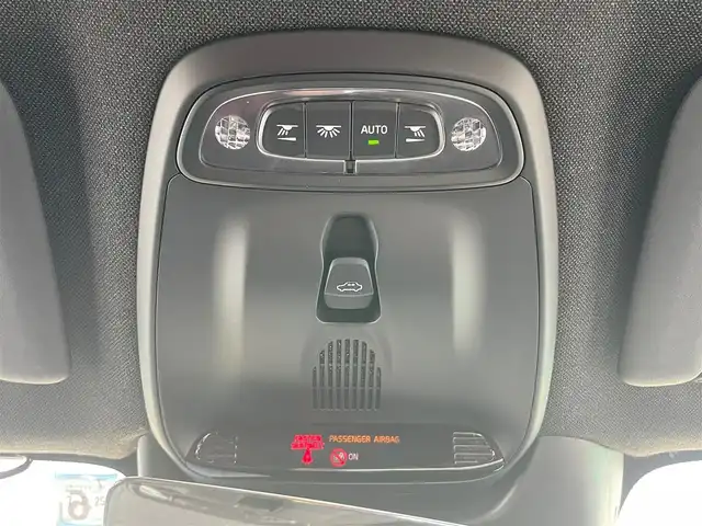 ボルボ ＸＣ４０ T4 AWD インスクリプション 石川県 2020(令2)年 5.2万km オニキスブラックP 純正メモリナビ/（フルセグ/Bluetooth）/衝突回避/自動駐車/全方位カメラ/クリアランスソナー/クルーズコントロール/パワーバックドア/パノラマガラスルーフ/プレミアムサウンド/レッドレザー/シートヒーター/パワーシート/LEDヘッドライト/純正AW