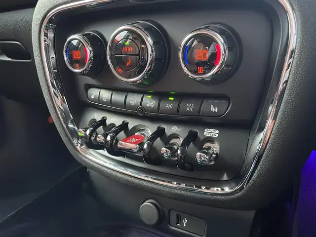ＭＩＮＩ ＢＭＷ ミニ クラブマン クーパーD 栃木県 2020(令2)年 4万km ミッドナイト・ブラック・メタリック ワンオーナー /茶レザーシート /パワーシート /シートヒーター /インテリジェントセーフティ/コンフォートアクセス/ナビ/バックカメラ/ミラーETC/LEDヘッドライト/オートライト/パークディスタンスコントロール/アクティブクルーズコントロール
