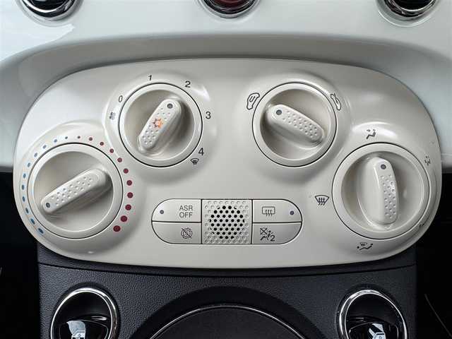 フィアット ５００ スーパーポップチェントヴェンティ 石川県 2019(令1)年 6万km ビアンコ・ガーラ 特別仕様車/ディスプレイオーディオ/AppleCarPlay/Bluetooth/バックカメラ/ドライブレコーダー/ETC/アイドリングストップ /横滑り防止装置/革巻きステアリング/ステアリングリモコン