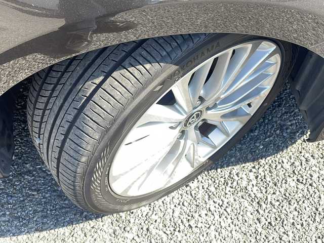 トヨタ カムリ G レザーパッケージ 東京都 2018(平30)年 7万km グラファイトM 純正SDナビ/（フルセグ/BT/CD/DVD/FM/AM）/ドライブレコーダー（前後）/バックカメラ　ETC2.0/ヘッドアップディスプレイ/Toyota Safety Sense P/・LDA・PCS・BSM/・オートマチックハイビーム/・レーダークルーズコントロール/レザーシート/シートヒーター（D/N）/パワーシート（D/N）/オートホールド/コーナーセンサー/スマートキー×２/純正１８インチアルミ/社外AW付スタッドレスタイヤ積載