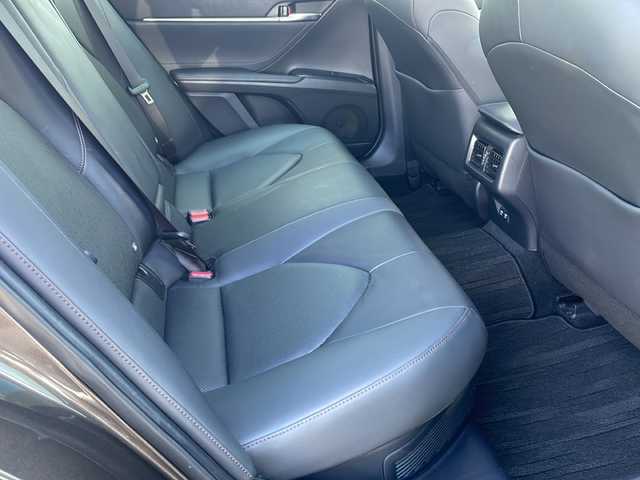 トヨタ カムリ G レザーパッケージ 東京都 2018(平30)年 7万km グラファイトM 純正SDナビ/（フルセグ/BT/CD/DVD/FM/AM）/ドライブレコーダー（前後）/バックカメラ　ETC2.0/ヘッドアップディスプレイ/Toyota Safety Sense P/・LDA・PCS・BSM/・オートマチックハイビーム/・レーダークルーズコントロール/レザーシート/シートヒーター（D/N）/パワーシート（D/N）/オートホールド/コーナーセンサー/スマートキー×２/純正１８インチアルミ/社外AW付スタッドレスタイヤ積載