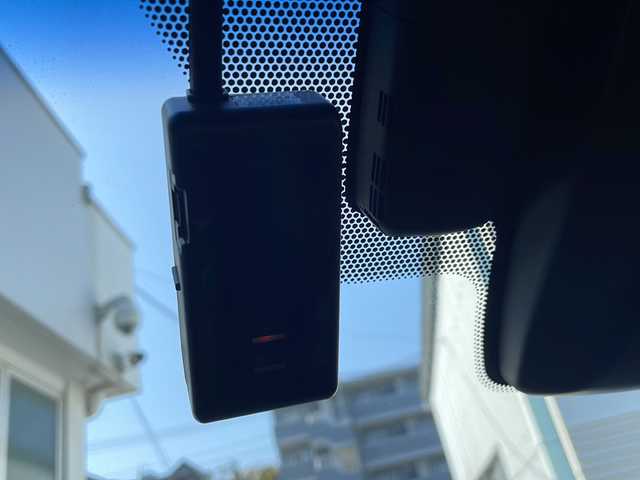 トヨタ カムリ G レザーパッケージ 東京都 2018(平30)年 7万km グラファイトM 純正SDナビ/（フルセグ/BT/CD/DVD/FM/AM）/ドライブレコーダー（前後）/バックカメラ　ETC2.0/ヘッドアップディスプレイ/Toyota Safety Sense P/・LDA・PCS・BSM/・オートマチックハイビーム/・レーダークルーズコントロール/レザーシート/シートヒーター（D/N）/パワーシート（D/N）/オートホールド/コーナーセンサー/スマートキー×２/純正１８インチアルミ/社外AW付スタッドレスタイヤ積載