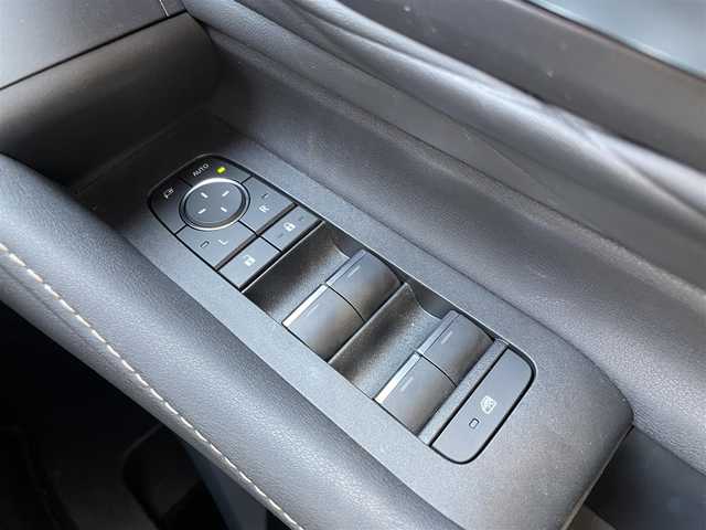 トヨタ ヴェルファイア Z プレミア 福岡県 2024(令6)年 3.1万km ブラック Wエアバッグ/衝突被害軽減システム/横滑り防止装置/レーンキープアシスト/オートライト・ハイビーム/コーナーセンサー（前後）/純正アルミホイール/純正フロアマット/両側パワースライドドア/電動リアゲート/３列シート/全席パワーシート/レザーシート/全席エアシート・ヒートシーター/純正ナビ/後部ナビ/フルセグTV/WAC/オートクルーズ/ETC2.0/スマートキー