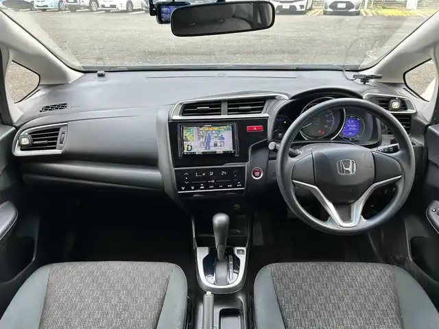ホンダ フィット 13G Fパッケージ 宮城県 2016(平28)年 9.8万km アラバスターシルバーメタリック 前後ドラレコ//社外ＳＤナビ（ＤＶＤ、ＣＤ、ＦＭ、ＡＭ、ワンセグＴＶ）//純正フロアマット//ＥＴＣ//スマートキー//横滑り防止機能//プッシュスタート