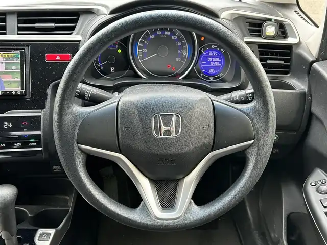 ホンダ フィット 13G Fパッケージ 宮城県 2016(平28)年 9.8万km アラバスターシルバーメタリック 前後ドラレコ//社外ＳＤナビ（ＤＶＤ、ＣＤ、ＦＭ、ＡＭ、ワンセグＴＶ）//純正フロアマット//ＥＴＣ//スマートキー//横滑り防止機能//プッシュスタート