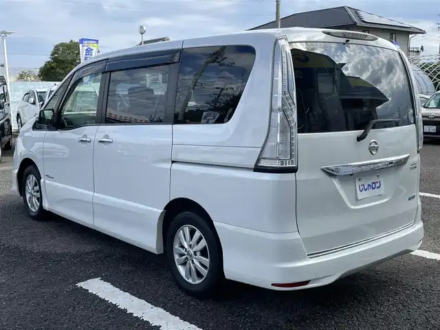日産 セレナ ハイウェイスター Sハイブリッド 徳島県 2014(平26)年 8.6万km ブリリアントホワイトパール (株)IDOMが運営する【じしゃロン徳島店】の自社ローン専用車両になりますこちらは現金またはオートローンご利用時の価格です。/自社ローンご希望の方は別途その旨お申付け下さい”										/										/										エマージェンシーブレーキ　/レーンキープアシスト/純正８型ナビゲーション　/（フルセグ/CD/DVD/SD/BT)/バックカメラ　/フリップダウンモニター　/社外ドライブレコーダー/クルーズコントロール/ＥＴＣ　/トラクションコントロール/ＬＥＤヘッドライト　/フォグランプ/ウィンカーミラー/革巻きステアリング/クルーズコントロール　/プッシュスタート　/スマートキー　/アイドリングストップ/電動格納ミラー/エコモード切替/Wエアバック/純正フロアマット/サイドバイザー