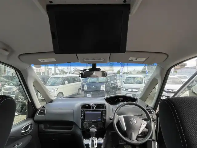 日産 セレナ ハイウェイスター Sハイブリッド 徳島県 2014(平26)年 8.6万km ブリリアントホワイトパール (株)IDOMが運営する【じしゃロン徳島店】の自社ローン専用車両になりますこちらは現金またはオートローンご利用時の価格です。/自社ローンご希望の方は別途その旨お申付け下さい”										/										/										エマージェンシーブレーキ　/レーンキープアシスト/純正８型ナビゲーション　/（フルセグ/CD/DVD/SD/BT)/バックカメラ　/フリップダウンモニター　/社外ドライブレコーダー/クルーズコントロール/ＥＴＣ　/トラクションコントロール/ＬＥＤヘッドライト　/フォグランプ/ウィンカーミラー/革巻きステアリング/クルーズコントロール　/プッシュスタート　/スマートキー　/アイドリングストップ/電動格納ミラー/エコモード切替/Wエアバック/純正フロアマット/サイドバイザー