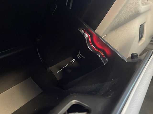 スズキ スペーシア HYBRID X 秋田県 2019(平31)年 2.1万km オフブルーメタリック/ホワイト2トーン ワンオーナー/４WD/SDナビ/CD　DVD　BT　ラジオ　DTV　SD/全方位カメラ/両側パワースライドドア/ETC/エンジンスターター/スペアキー/レーダーブレーキサポート/レーンディパーチャアラート/運転席＆助手席シートヒーター/スマートキー/プッシュスタート/スペアキー/オートライト/アイドリングストップ/横滑り防止装置/保証書/取扱説明書