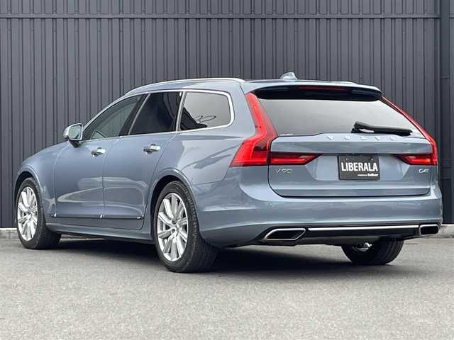 ボルボ Ｖ９０ D4 インスクリプション 福島県 2018(平30)年 2万km 青 外装色：マッセルブルーメタリック（721）/ACC/レーンキープ/ブラインドスポット/ヘッドアップディスプレイ/Harman Kardon/白革シート/パワーシート/全席シートヒーター /前席ベンチレーション/ステアリングヒーター/純正ナビ/フルセグTV/AppleCarPlay/360°カメラ/ETC/LEDヘッドライト/電動リアゲート/フットオープナー/純正18インチAW/コーナーセンサー
