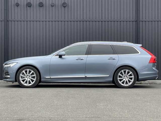 ボルボ Ｖ９０ D4 インスクリプション 福島県 2018(平30)年 2万km 青 外装色：マッセルブルーメタリック（721）/ACC/レーンキープ/ブラインドスポット/ヘッドアップディスプレイ/Harman Kardon/白革シート/パワーシート/全席シートヒーター /前席ベンチレーション/ステアリングヒーター/純正ナビ/フルセグTV/AppleCarPlay/360°カメラ/ETC/LEDヘッドライト/電動リアゲート/フットオープナー/純正18インチAW/コーナーセンサー