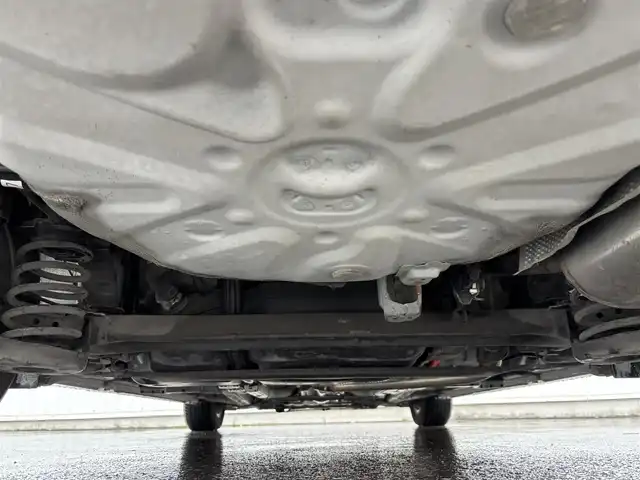 トヨタ プリウス S 滋賀県 2014(平26)年 11.2万km ライトパープルマイカ ワンオーナー/純正ナビ/・Bluetooth/フルセグ/・CD/DVD/バックカメラ/ステアリングリモコン/ETC/トノカバー/電動格納ミラー/HIDオートライト/フォグライト/スマートキー