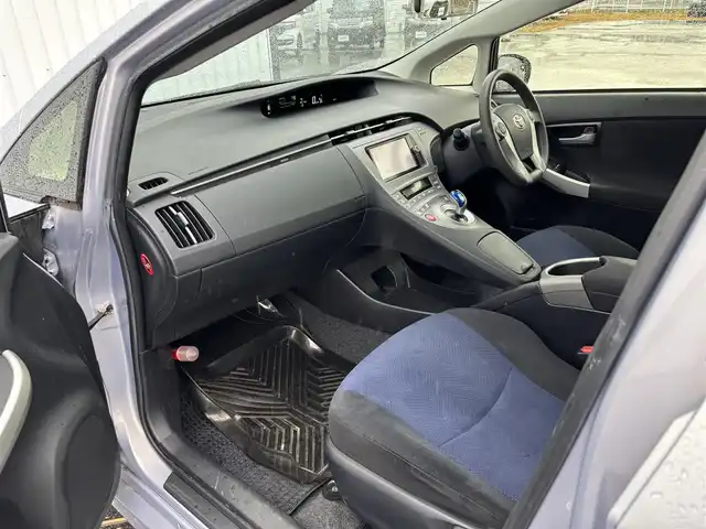 トヨタ プリウス S 滋賀県 2014(平26)年 11.2万km ライトパープルマイカ ワンオーナー/純正ナビ/・Bluetooth/フルセグ/・CD/DVD/バックカメラ/ステアリングリモコン/ETC/トノカバー/電動格納ミラー/HIDオートライト/フォグライト/スマートキー