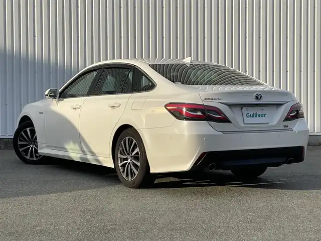 トヨタ クラウン ハイブリッド S Cパッケージ 福岡県 2019(平31)年 3.2万km ホワイトパールクリスタルシャイン 黒革シート/トヨタセーフティセンス/PCS/LDA/クリアランスソナー/メーカーナビ/フルセグTV/CD/DVD/BT/SD/AUX/USB/全周囲カメラ/レーダークルーズコントロール/ＢＳＭ/ステアリングヒーター/前席シートヒーター／ベンチレーション/前席パワーシート/パドルシフト/HUD/パーキングアシスト/ビルトインETC/AC100V/LEDオートライト/オートハイビーム/フォグランプ/スマートキー/プッシュスタート/電動パーキング/ブレーキホールド/ステアリングリモコン/電格ミラー