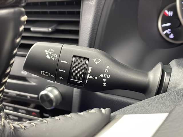 レクサス ＲＸ 450h バージョンL 愛知県 2017(平29)年 4.6万km グラファイトブラックガラスフレーク /禁煙車//ワンオーナー車//純正ナビ//フルセグTV/AMFM/CD/DVD/ブルーレイ/Bluetooth/SD/USB/AUX//ビルトインETC2.0//レーダー探知機(ZERO703V)//パノラミックビューモニター//バックカメラ//チルト&スライド電動ムーンルーフ//レクサスセーフティシステム+//アダプティブクルーズコントロール//ブラインドスポットモニター//前後クリアランスソナー//LEDヘッドライト//オートライト//LEDフォグランプ//パワーバックドア//ヘッドアップディスプレイ//本革シート//運転席・助手席パワーシート(ポジションメモリー付)//運転席・助手席シートヒーター&ベンチレーション//後席シートヒーター//後席サンシェード//黒木目調パネル//本革&黒木目調コンビステアリング//ステアリングスイッチ//ステアリングヒーター//電子パーキングブレーキ//ブレーキホールド//純正20インチアルミホイール//タイヤ空気圧警告//純正フロアマット//純正ドアバイザー//プッシュスタート//電動格納ミラー//新車保証書・取扱説明書//スペアキー